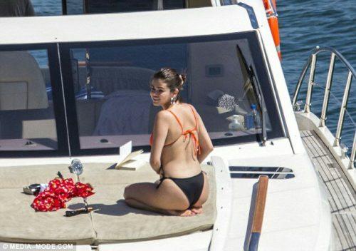 Selena Gomez Shows Off Transplant Scar In Bikini (See photos)