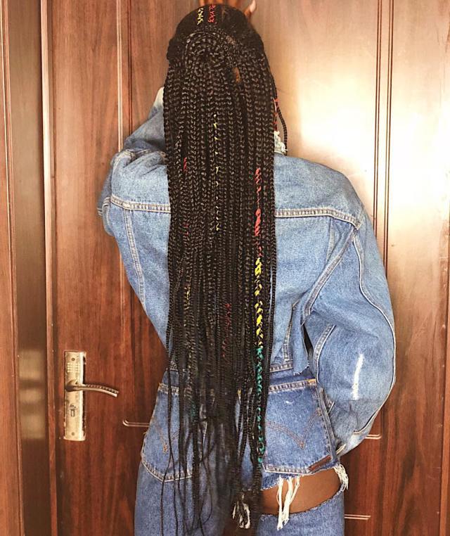 Fans Slam BBNaija Khloe For Flashing Bare Bum In Ripped Jeans (See photos)