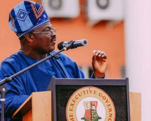 Governor Ajimobi counsels youths on discipline, greatness