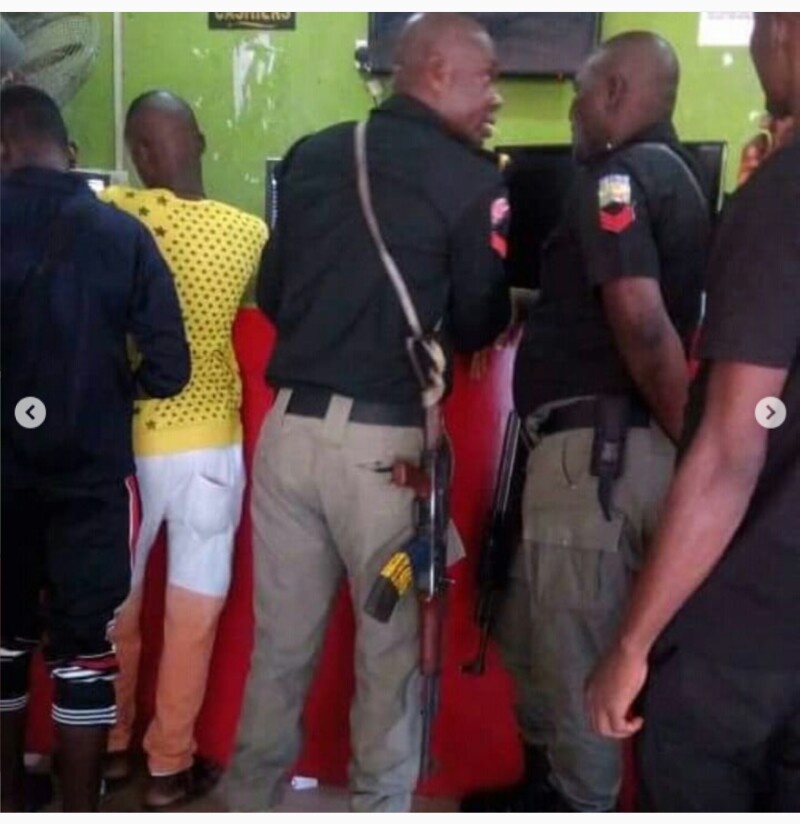 Nigeria Police Officers Pictured At Bet9ja Shop Gambling (Photos)