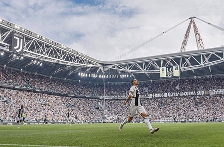 See Photos Of Cristiano Ronaldo Celebrating His First 2 Goal At Juventus