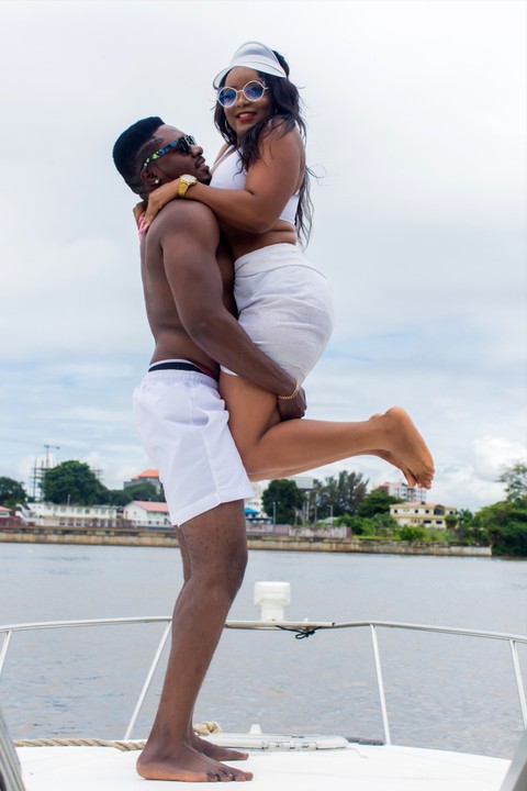 Pre-wedding Photos of Man Kissing his wife- to-be Goes Viral (SEE)