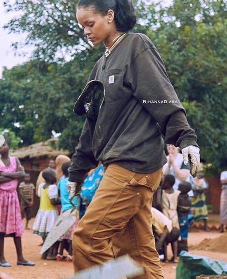 See Photos of Rihanna in Malawi Fetching Water, Helping The Poor yesterday (Photos)