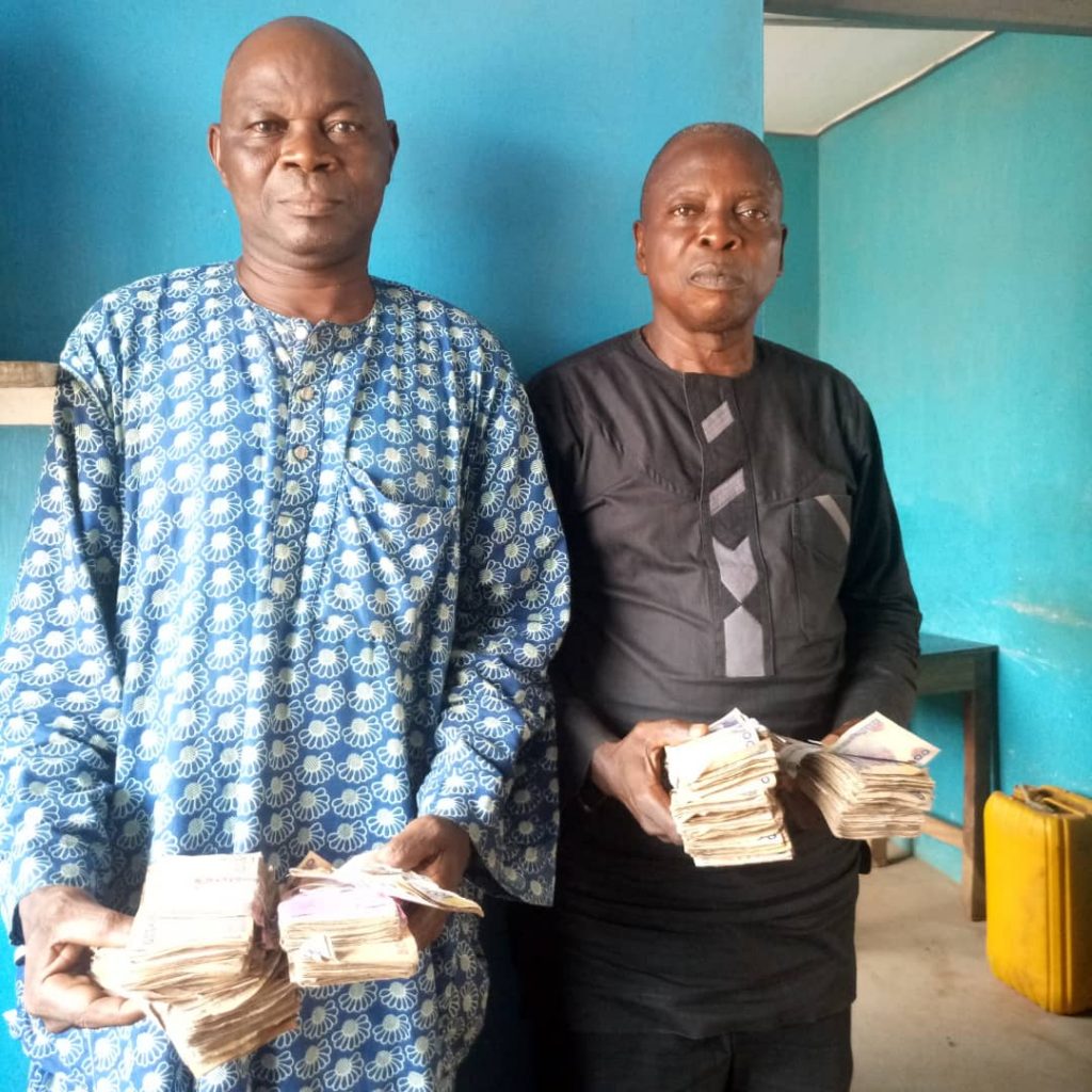 2 Elderly Men Caught with N600k They Used to Bribe Votes (Photos)