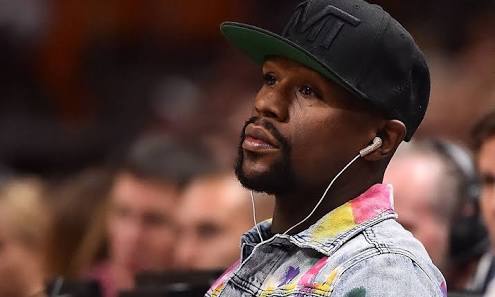 Floyd Mayweather Causes Stir As He Throws $50,000 To Prostitutes