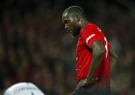 Manutd vs Derby: 'How Many Chances Does He Need To Score???' - Fans Throw Mud At Lukaku For Missing This Goal(Video)