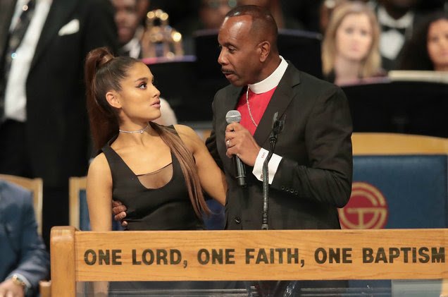 Outrage After Video of a Bishop Groping Ariana Grande at Aretha Franklin’s Funeral Surfaced
