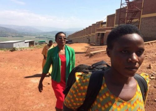 Rwandan opposition leader, 2,100 others walk free from prison